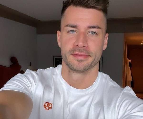 Zibandi Johnson City